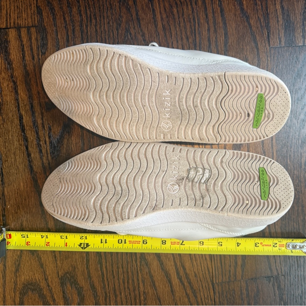 Unisex Kizik Handsfree White Leather Sneakers - Picture 4 of 7